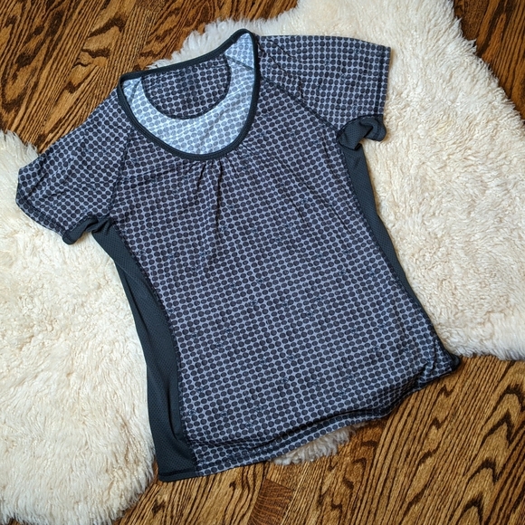 Grey The North Face Pattern T-shirt - Picture 1 of 2